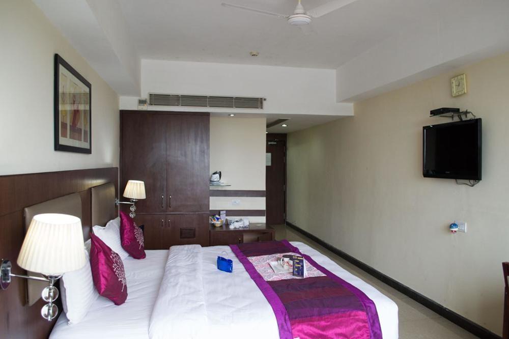 Hotel Oyo Premium Vani Vihar Bhubaneswar Zewnętrze zdjęcie